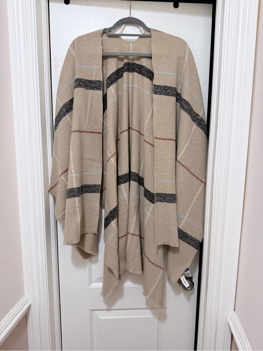 Old Navy Plaid Poncho/Wrap | One Size | NWT 🏷️